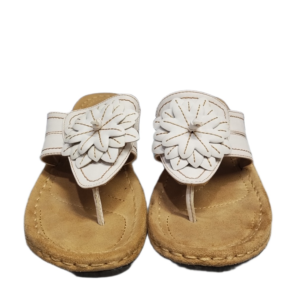 Cliffs by White Mountain White Cove Thong Sandals Womens 9M Multi Flower Detail